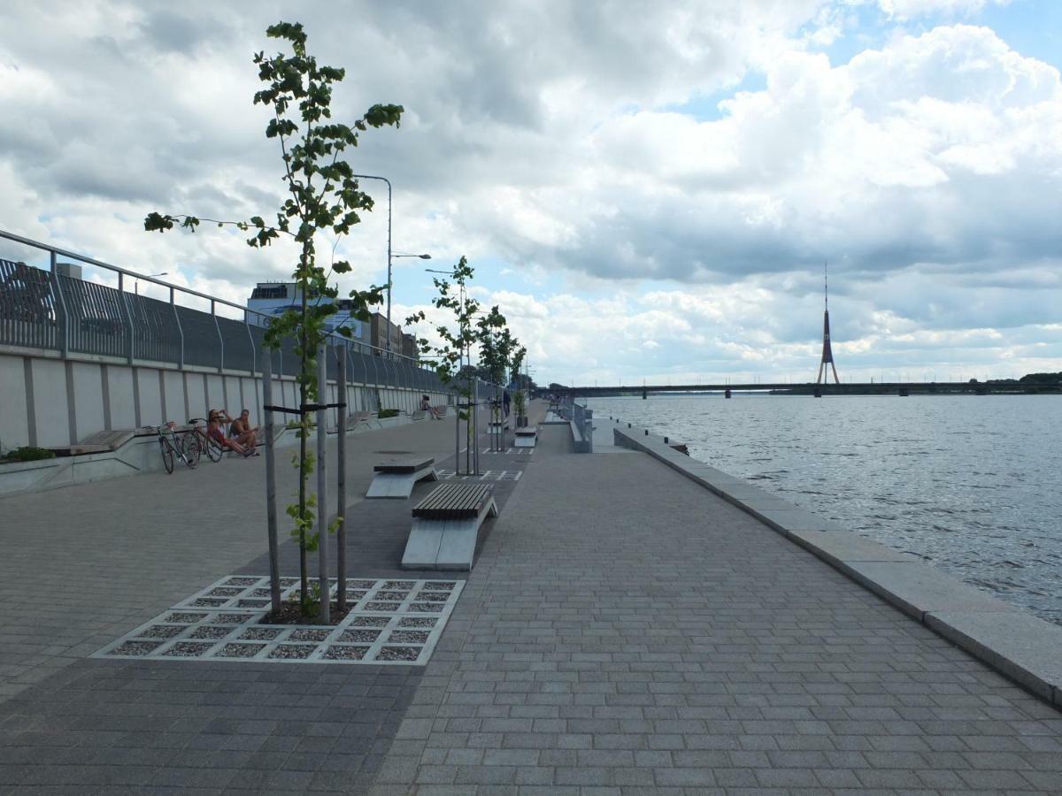 Riverside Promenade Apartment Riga Eksteriør billede